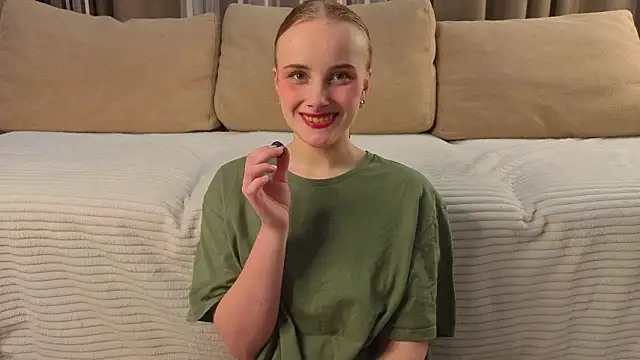 Snapshot of KirstinMcgeady chatting on 03-01-26, 11:12 KirstinMcgeady online show from 03-01-26, 11:12