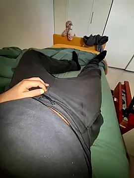 Snapshot of cetriolino chatting on 02-12-26, 10:10 cetriolino online show from 02-12-26, 10:10