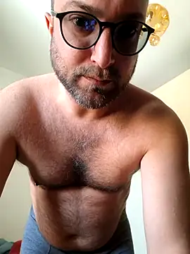 Snapshot of cetriolino chatting on 02-18-26, 09:05 cetriolino online show from 02-18-26, 09:05