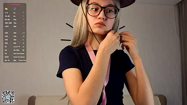 BeatrisRosel online show from 03-18-26, 06:33