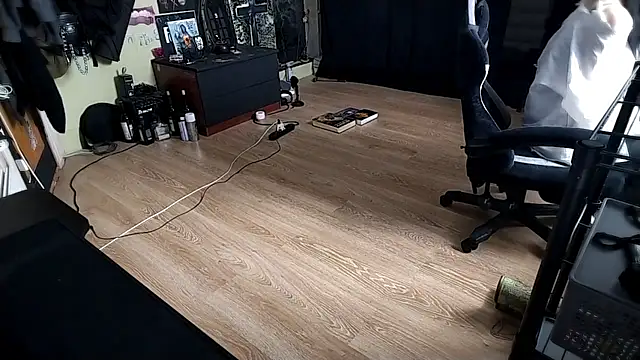 Snapshot of Shempert_ghot chatting on 02-19-26, 11:06 Shempert ghot online show from 02-19-26, 11:06