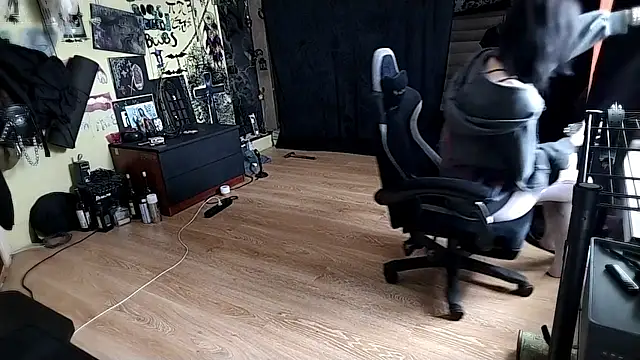 Snapshot of Shempert_ghot chatting on 02-20-26, 11:11 Shempert ghot online show from 02-20-26, 11:11