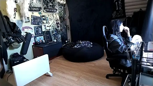 Snapshot of Shempert_ghot chatting on 02-23-26, 11:07 Shempert ghot online show from 02-23-26, 11:07