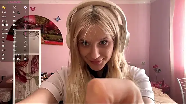 Snapshot of MelissaZaria chatting on 04-22-26, 06:49 MelissaZaria online show from 04-22-26, 06:49
