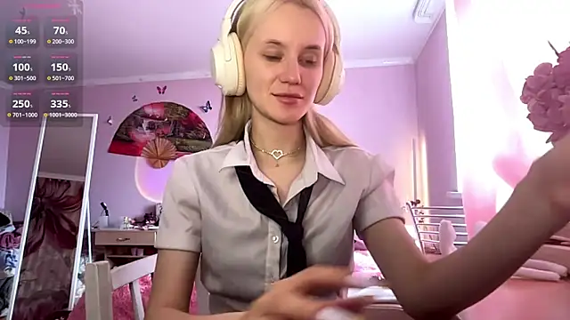 Snapshot of MelissaZaria chatting on 05-17-26, 07:39 MelissaZaria online show from 05-17-26, 07:39