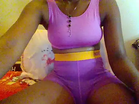 Snapshot of Lunateddy chatting on 02-21-26, 07:48 Lunateddy online show from 02-21-26, 07:48