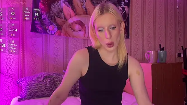 Snapshot of LexieWintour chatting on 02-15-26, 10:03 LexieWintour online show from 02-15-26, 10:03