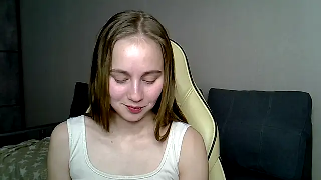 Snapshot of christimontero chatting on 02-19-26, 06:20 christimontero online show from 02-19-26, 06:20