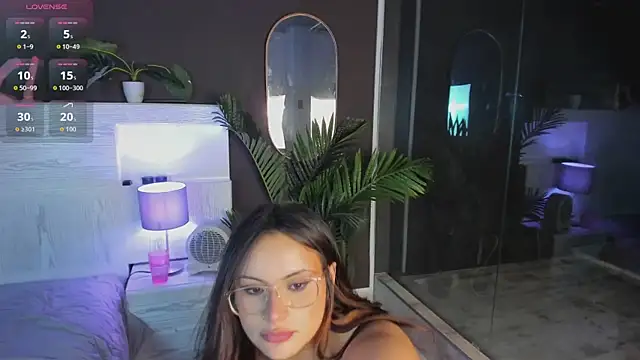 Snapshot of Mia_noiir chatting on 07-15-26, 03:56 Mia noiir online show from 07-15-26, 03:56