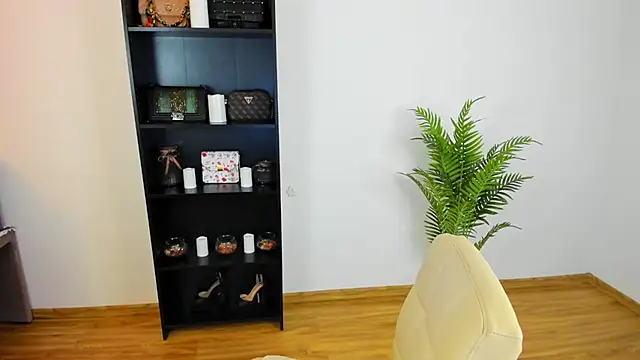 Snapshot of khloe_starrr chatting on 07-18-26, 03:27 khloe starrr online show from 07-18-26, 03:27
