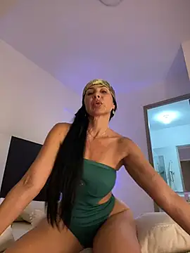 Snapshot of caritoo21 chatting on 03-01-26, 08:22 caritoo21 online show from 03-01-26, 08:22