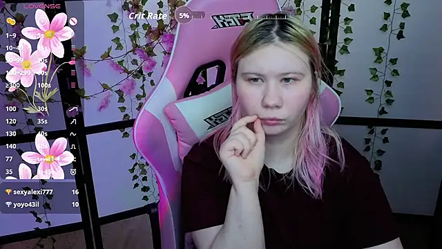 Snapshot of kitsune_little chatting on 05-09-26, 01:33 kitsune little online show from 05-09-26, 01:33