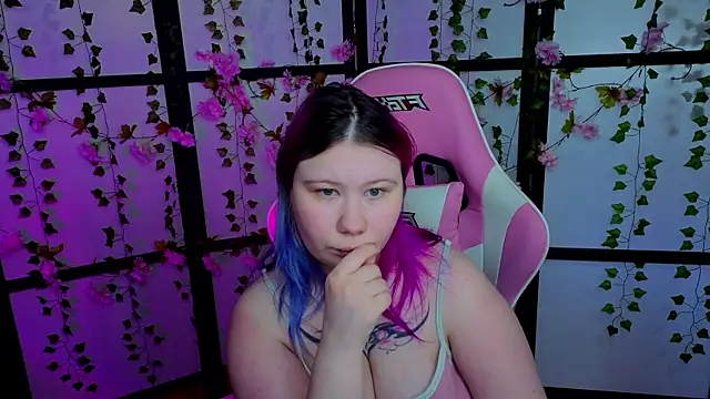 Snapshot of kitsune_little chatting on 07-23-26, 10:02 kitsune little online show from 07-23-26, 10:02