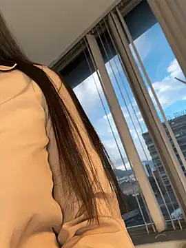 Snapshot of luisa__rosse chatting on 02-20-26, 11:43 luisa rosse online show from 02-20-26, 11:43