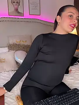 Snapshot of luisa__rosse chatting on 02-27-26, 11:32 luisa rosse online show from 02-27-26, 11:32