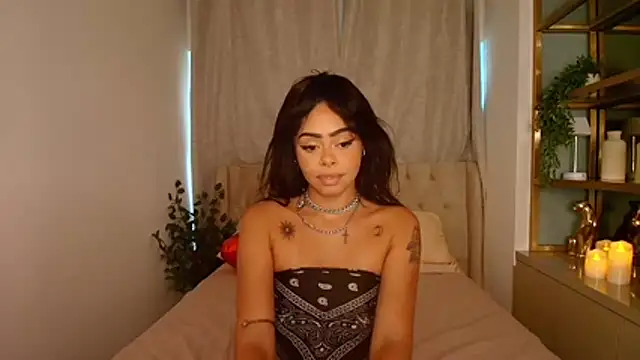 Snapshot of Pauline_Clark chatting on 02-17-26, 08:04 Pauline Clark online show from 02-17-26, 08:04