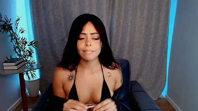 Snapshot of Pauline_Clark chatting on 02-18-26, 08:27 Pauline Clark online show from 02-18-26, 08:27