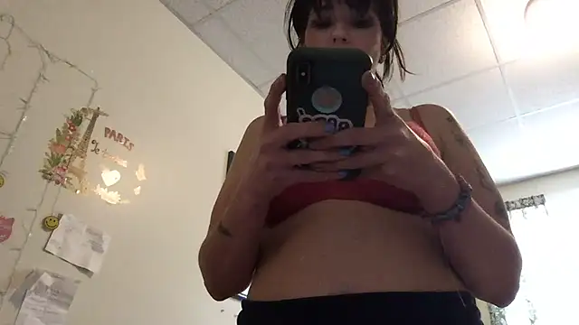 Snapshot of Girlnextdoor242 chatting on 03-02-26, 06:48 Girlnextdoor242 online show from 03-02-26, 06:48