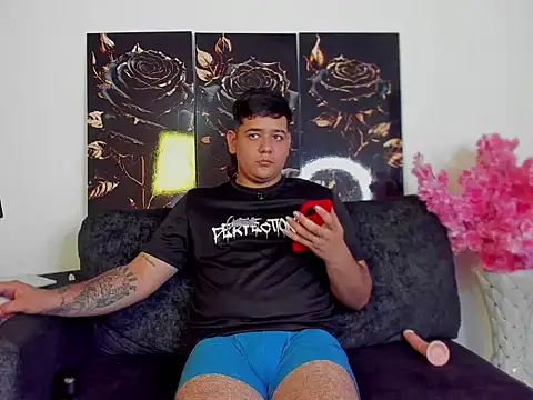 Snapshot of winy_hot chatting on 02-20-26, 08:20 winy hot online show from 02-20-26, 08:20