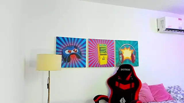 Snapshot of Thomas_walker14 chatting on 02-25-26, 12:37 Thomas walker14 online show from 02-25-26, 12:37