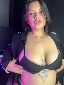 Snapshot of Miss_Bella_Flame chatting on 05-20-26, 12:50 Miss Bella Flame online show from 05-20-26, 12:50