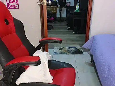 Snapshot of CandyyMonroe chatting on 02-16-26, 01:07 CandyyMonroe online show from 02-16-26, 01:07