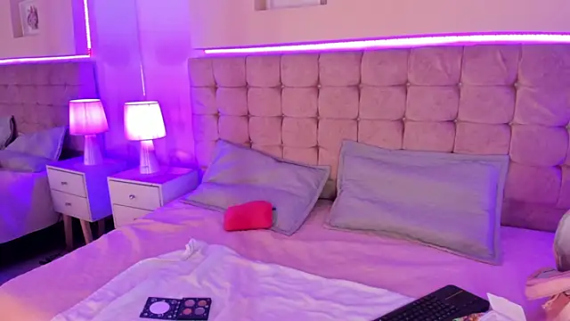 Snapshot of Megan_Morphy chatting on 02-19-26, 01:29 Megan Morphy online show from 02-19-26, 01:29