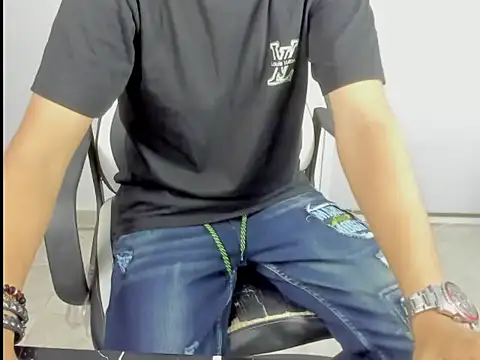 Snapshot of badboy_master chatting on 02-19-26, 07:32 badboy master online show from 02-19-26, 07:32