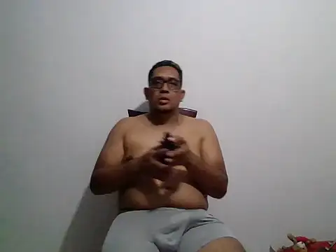 Snapshot of gordogruesa chatting on 02-21-26, 01:39 gordogruesa online show from 02-21-26, 01:39