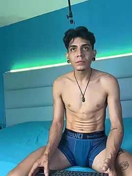 Snapshot of abrilandjulian chatting on 02-16-26, 12:01 abrilandjulian online show from 02-16-26, 12:01