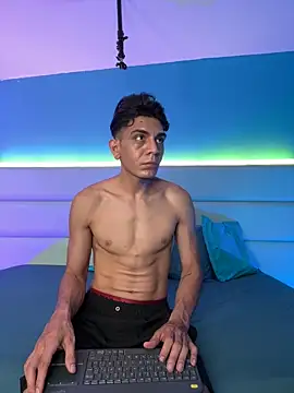 Snapshot of abrilandjulian chatting on 03-02-26, 12:01 abrilandjulian online show from 03-02-26, 12:01