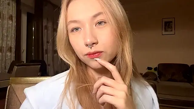 Snapshot of PinkTraible chatting on 02-28-26, 11:22 PinkTraible online show from 02-28-26, 11:22