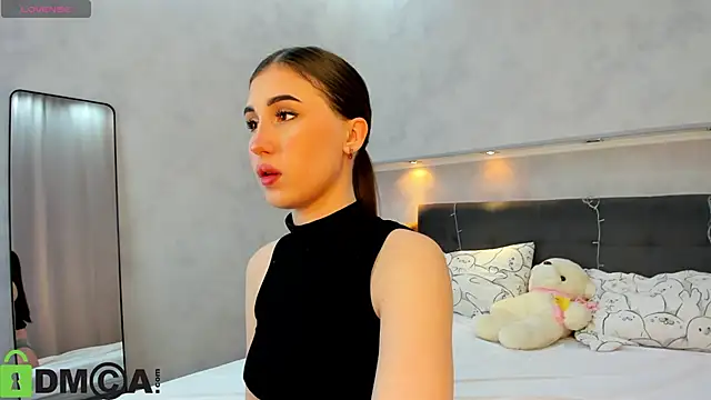 Snapshot of Emily_Lews chatting on 03-03-26, 01:01 Emily Lews online show from 03-03-26, 01:01