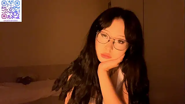 Snapshot of KateGlowee chatting on 02-20-26, 01:11 KateGlowee online show from 02-20-26, 01:11