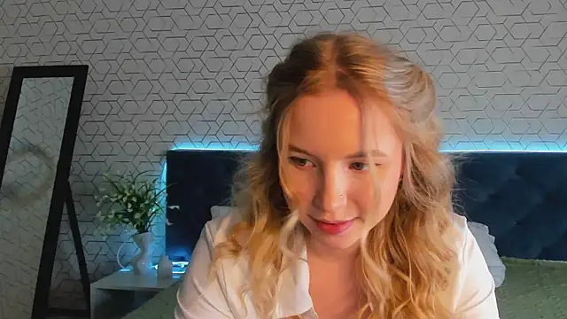 Linda  Bloom online show from 03-26-26, 02:50