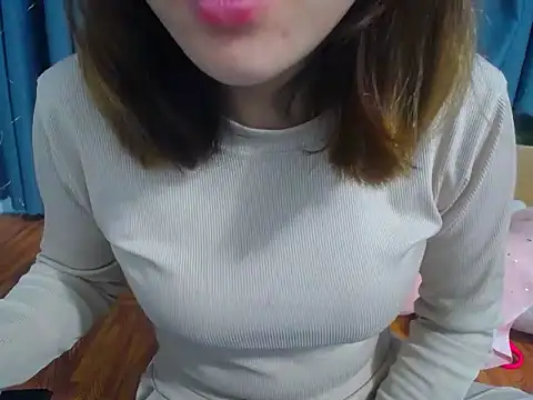 Snapshot of Lunababty chatting on 02-16-26, 05:53 Lunababty online show from 02-16-26, 05:53