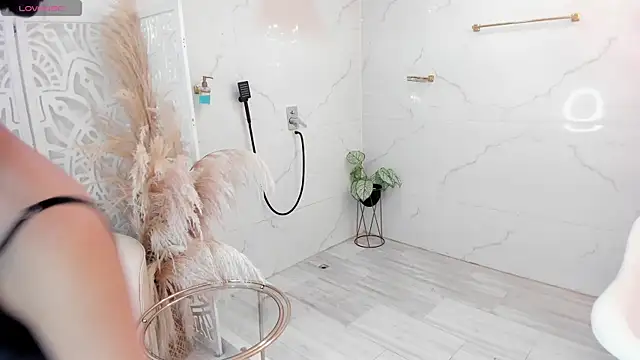 Snapshot of pinkmoon30 chatting on 02-24-26, 11:52 pinkmoon30 online show from 02-24-26, 11:52