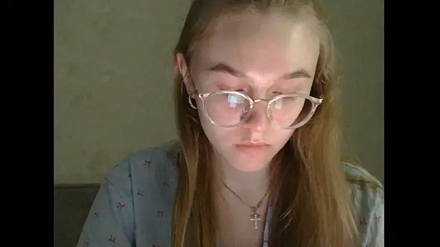 Snapshot of melissashineee chatting on 02-22-26, 01:42 melissashineee online show from 02-22-26, 01:42