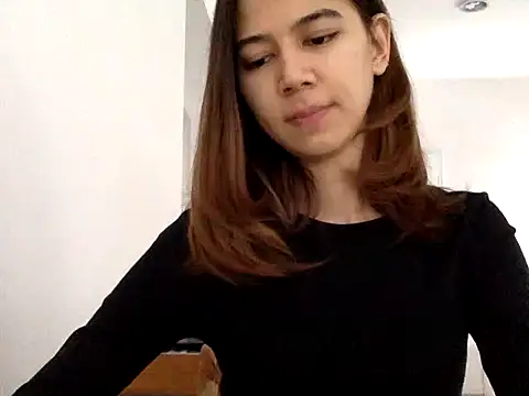 Snapshot of KiraVixenSweet chatting on 02-20-26, 01:11 KiraVixenSweet online show from 02-20-26, 01:11