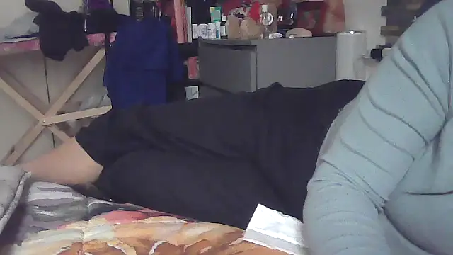 Snapshot of luanahot1 chatting on 02-15-26, 11:41 luanahot1 online show from 02-15-26, 11:41