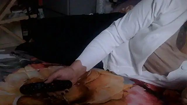 Snapshot of luanahot1 chatting on 03-01-26, 11:23 luanahot1 online show from 03-01-26, 11:23