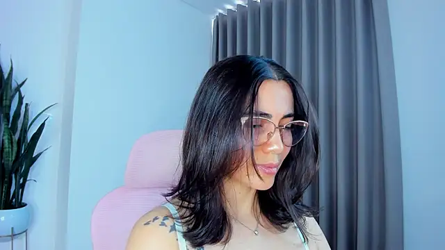 sara ospina22 online show from 04-30-26, 08:37