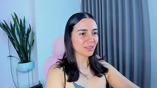 Snapshot of sara_ospina22 chatting on 07-12-26, 09:06 sara ospina22 online show from 07-12-26, 09:06