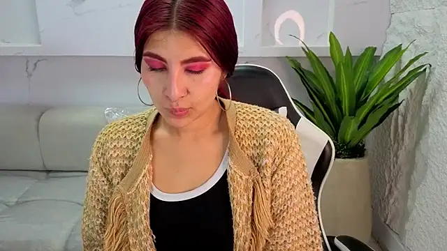 Snapshot of emily__tp chatting on 02-20-26, 12:38 emily tp online show from 02-20-26, 12:38