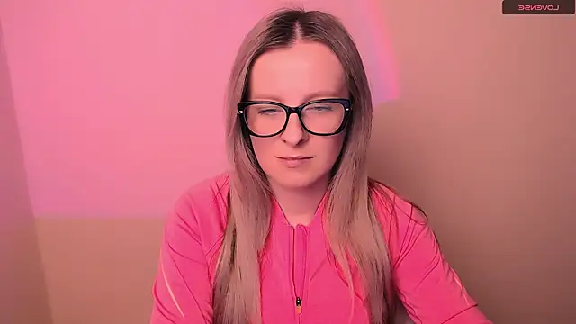 Snapshot of AnnePeach chatting on 02-24-26, 04:27 AnnePeach online show from 02-24-26, 04:27