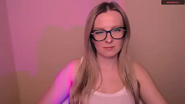 Snapshot of AnnePeach chatting on 03-04-26, 05:52 AnnePeach online show from 03-04-26, 05:52