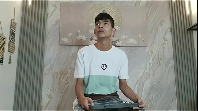 KITTY BOSH online show from 04-12-26, 01:16