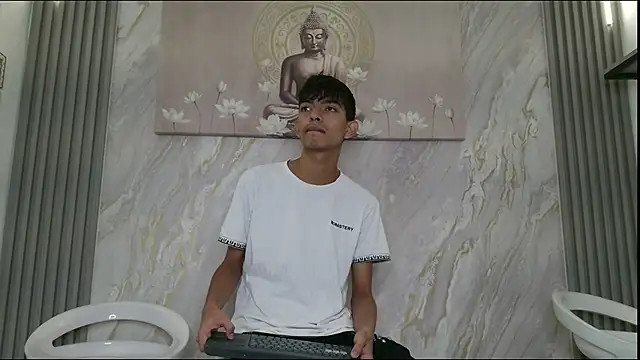 KITTY BOSH online show from 04-16-26, 01:12