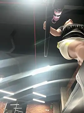 Sofi Collinss online show from 04-15-26, 03:24