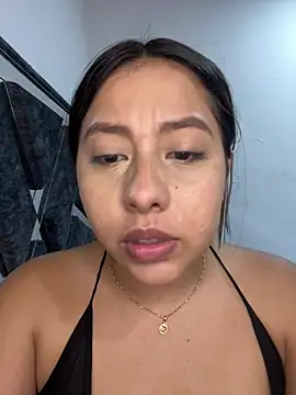 Snapshot of Emiily_joee_ chatting on 07-02-26, 03:34 Emiily joee online show from 07-02-26, 03:34